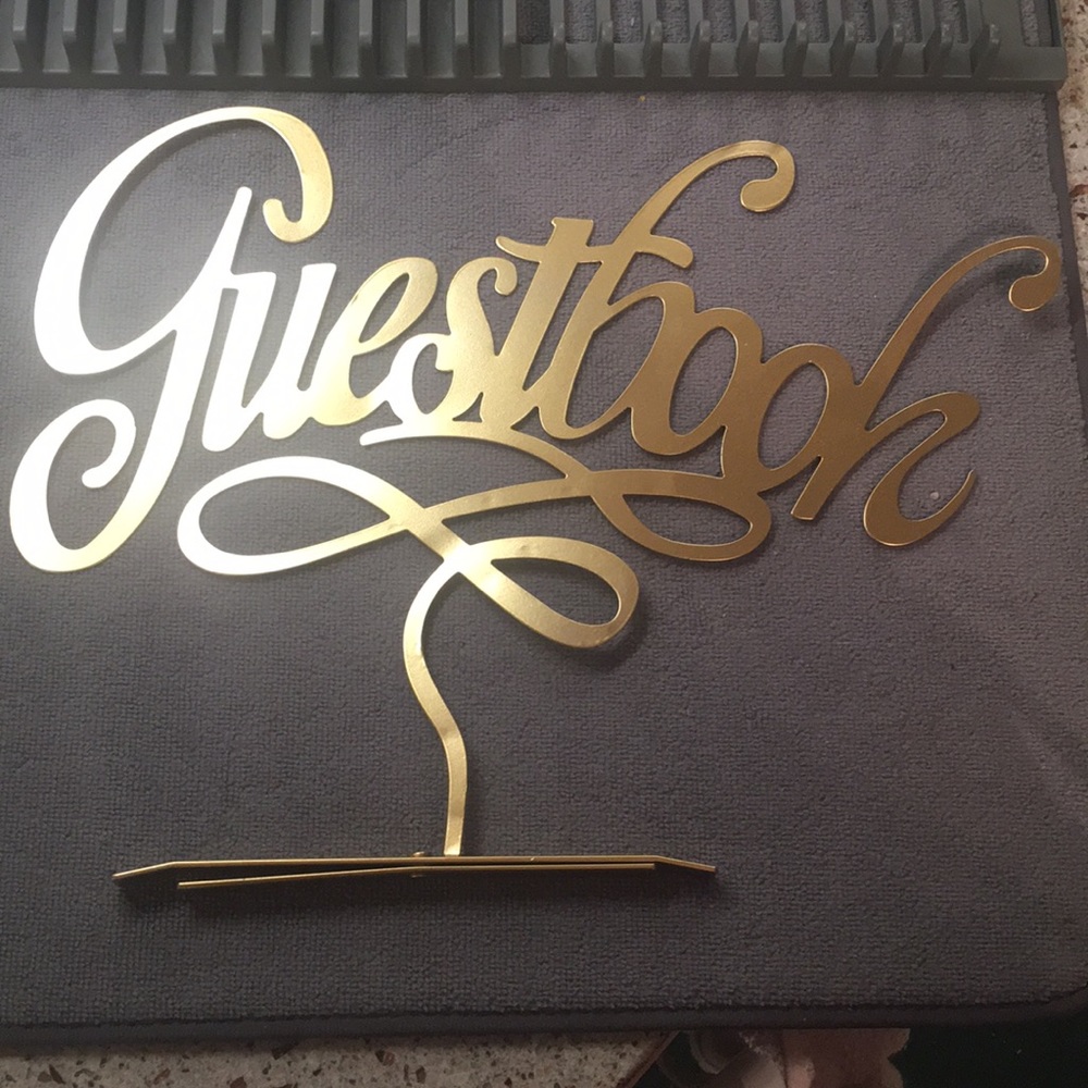 Self standing guestbook sign